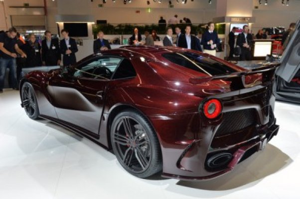 Supercarul Mansory La Revoluzione şi-a făcut apariţia la Frankfurt